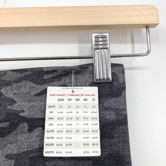 NWT SPANX Look at Me Now Seamless Leggings Heather Camo Size XS - Picture 9 of 9